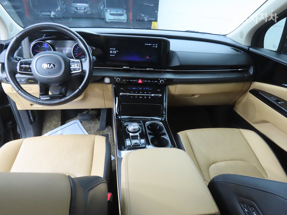Kia Carnival — miniaturë 7