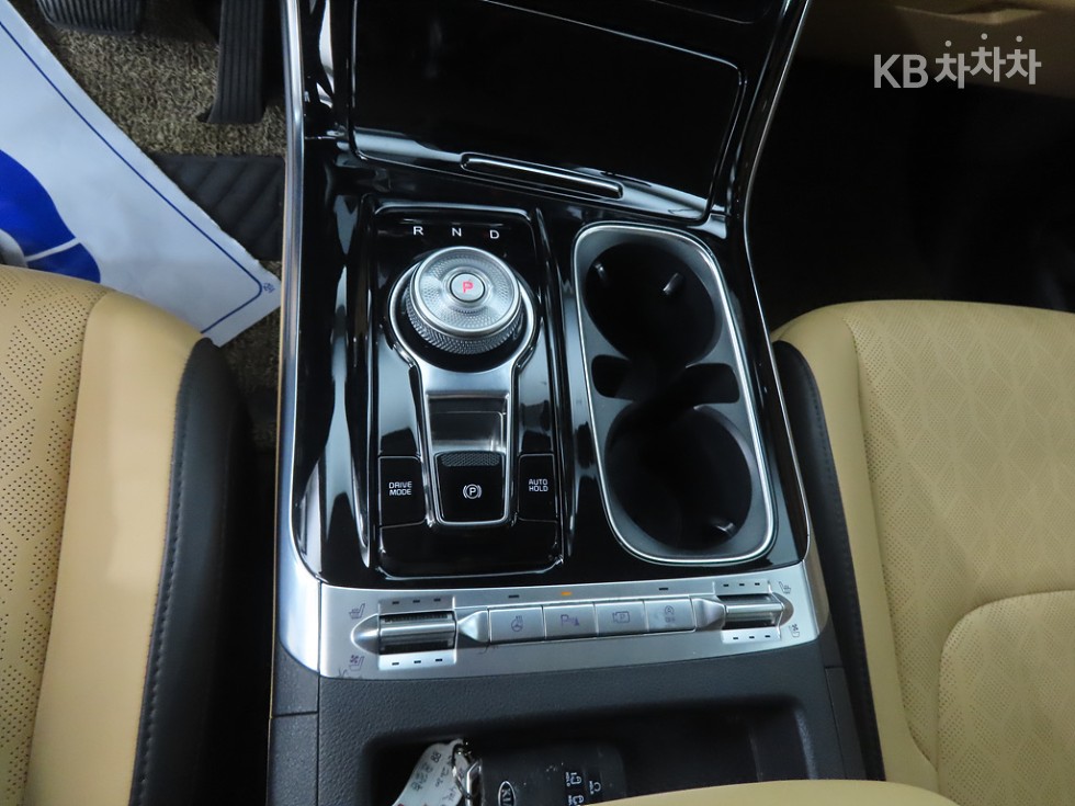 Kia Carnival — miniaturë 11