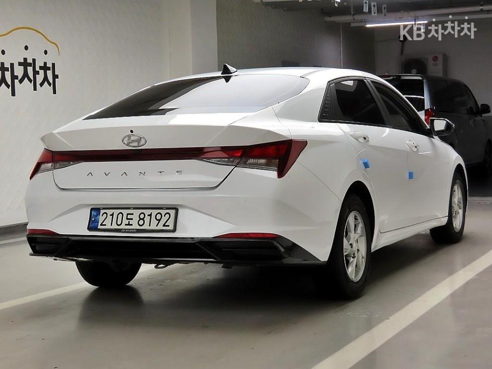 Hyundai Avante — miniaturë 4