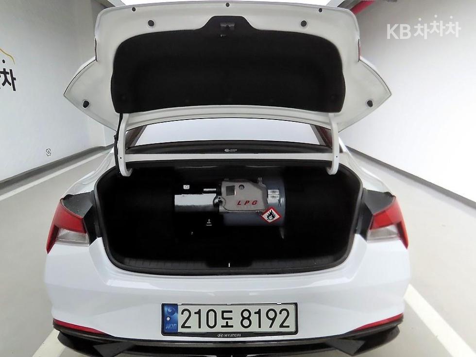 Hyundai Avante — miniaturë 5