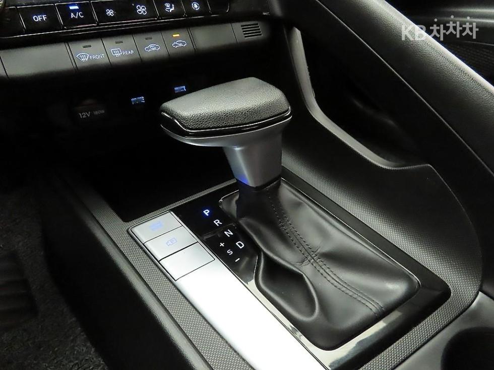 Hyundai Avante — miniaturë 10