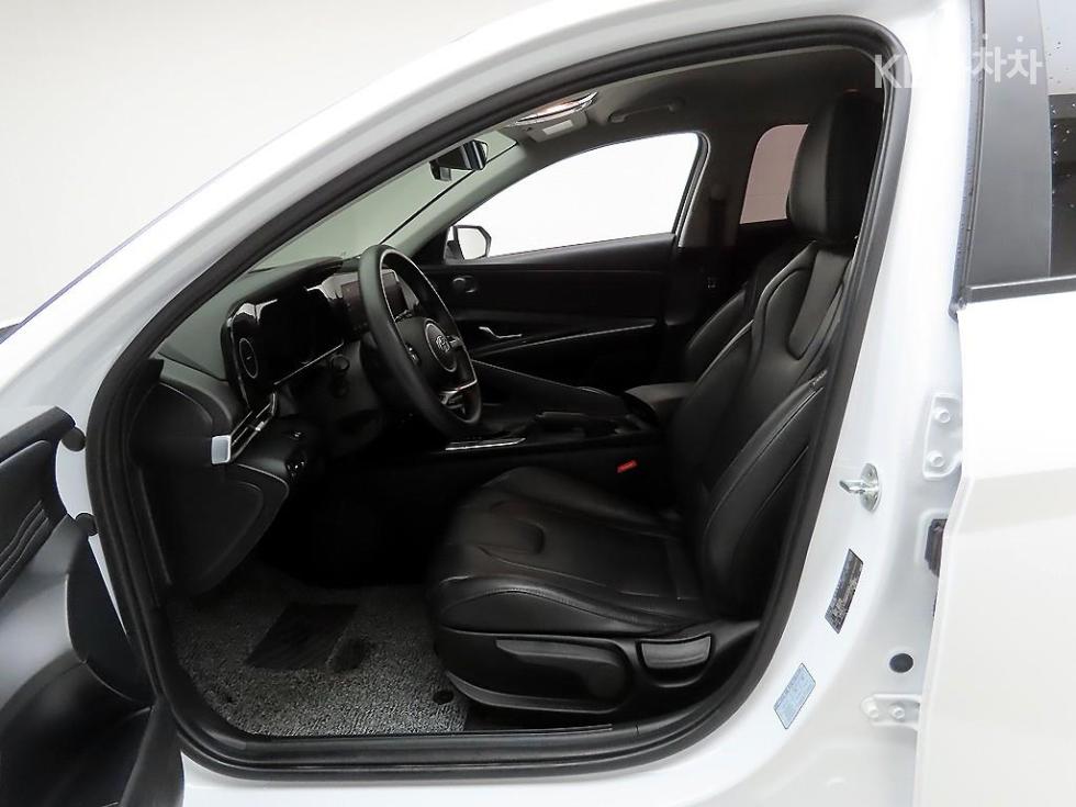 Hyundai Avante — miniaturë 13