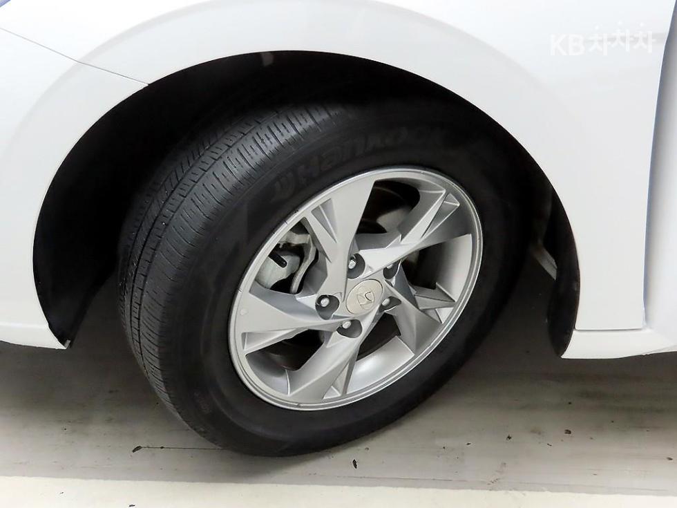 Hyundai Avante — miniaturë 19
