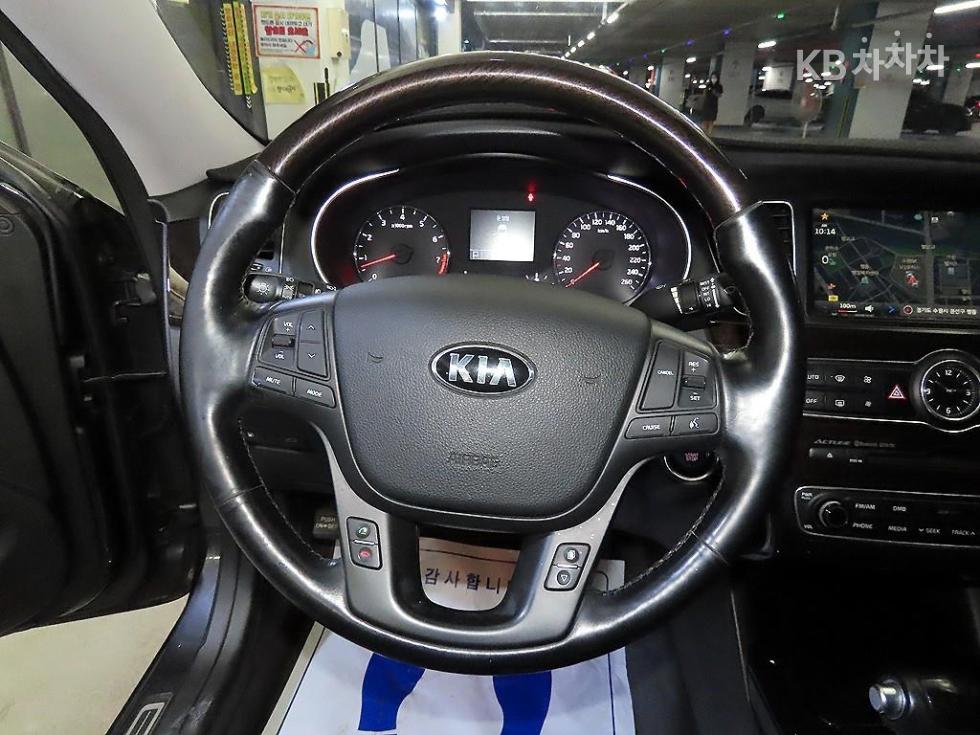 Kia K7 — miniaturë 8
