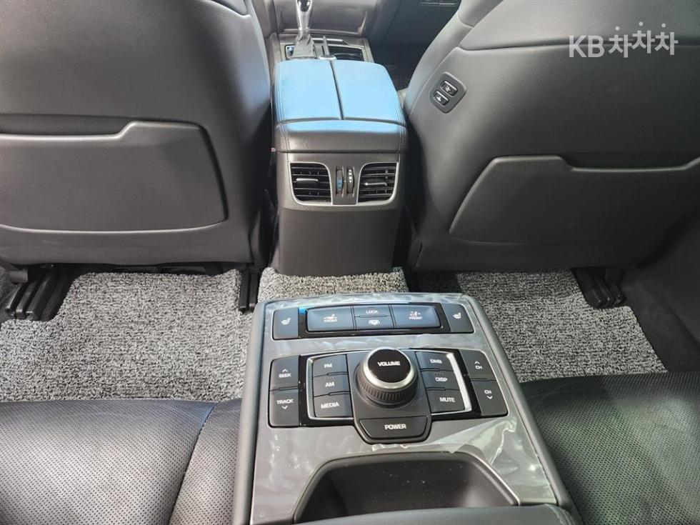 Hyundai Genesis — miniaturë 10
