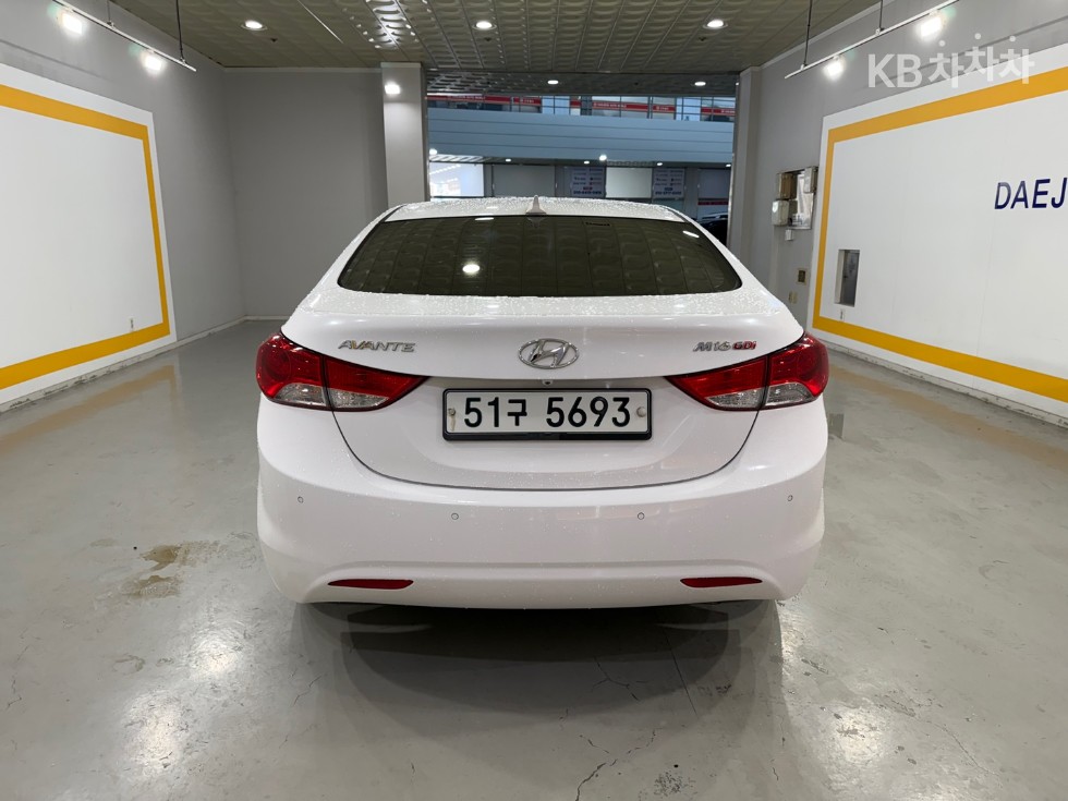 Hyundai Avante — miniaturë 4