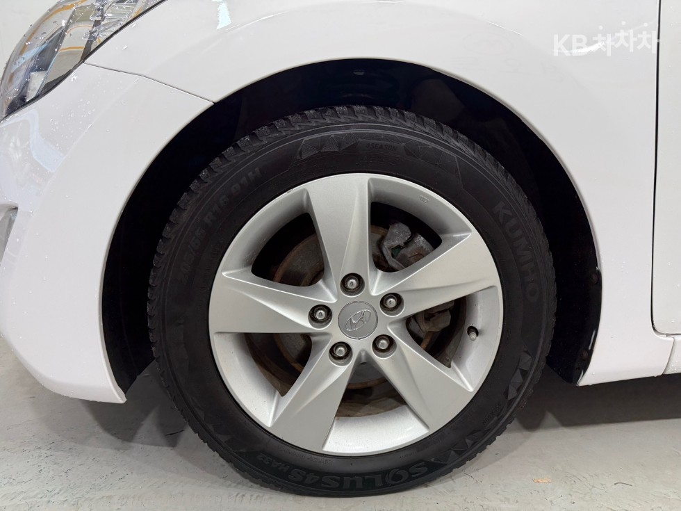 Hyundai Avante — miniaturë 7