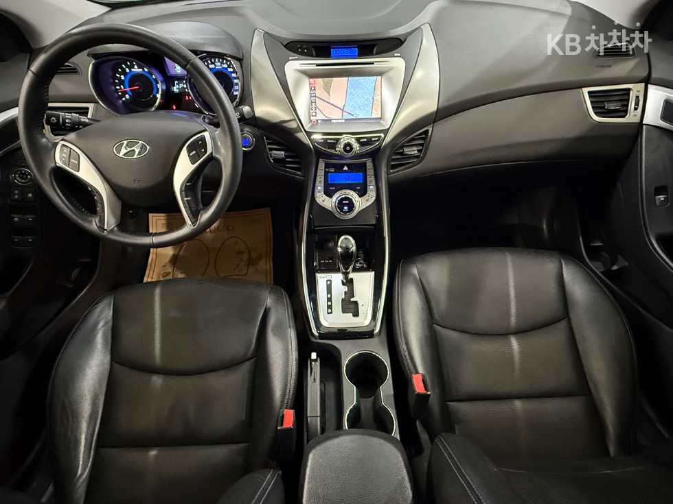 Hyundai Avante — miniaturë 9