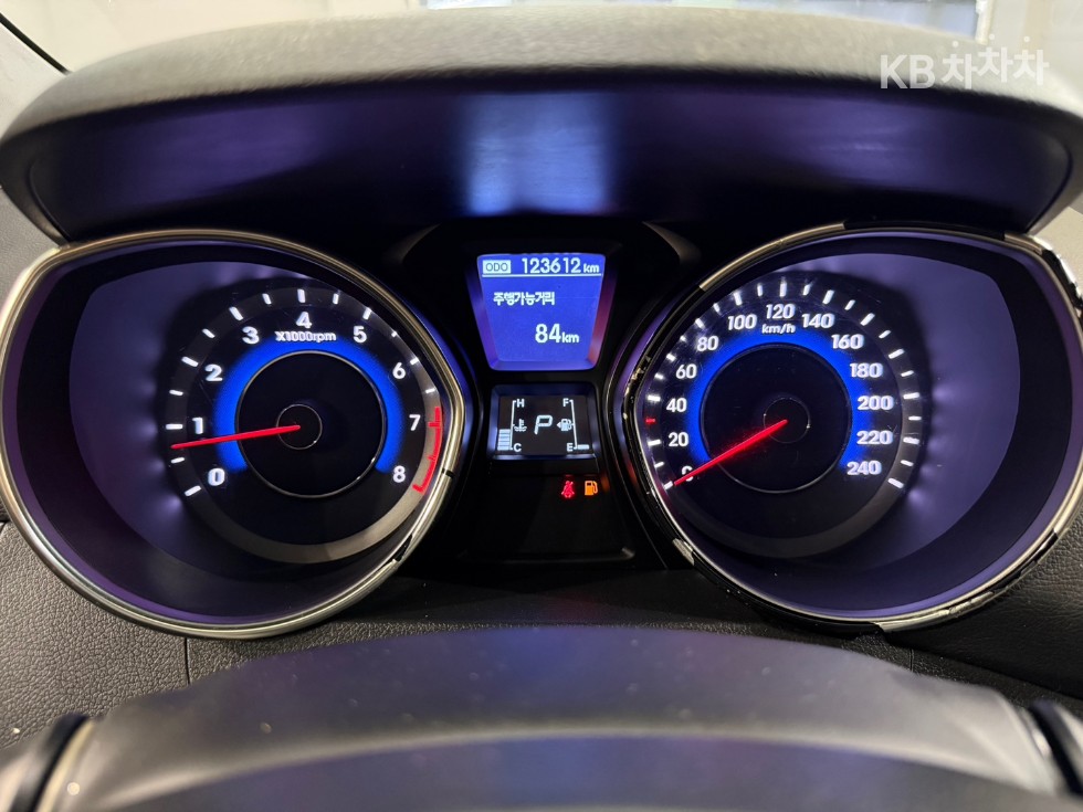 Hyundai Avante — miniaturë 11