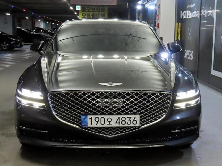 Genesis G80 — miniaturë 2