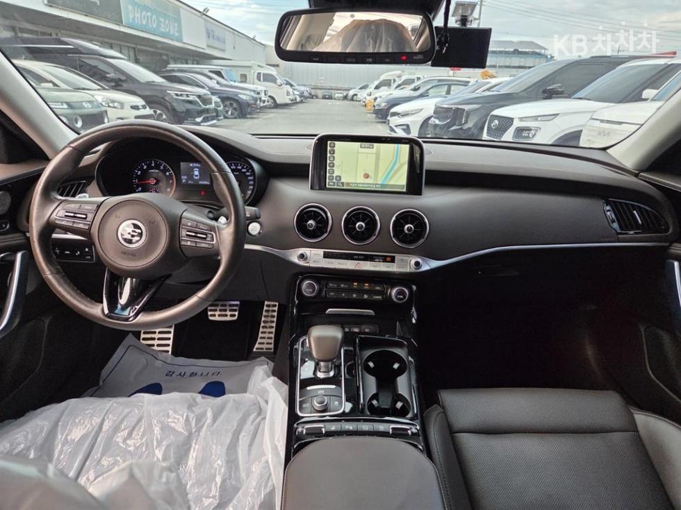 Kia Stinger — miniaturë 9