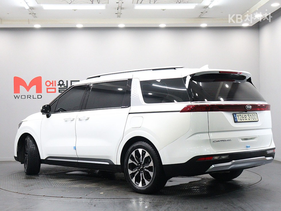 Kia Carnival — miniaturë 4