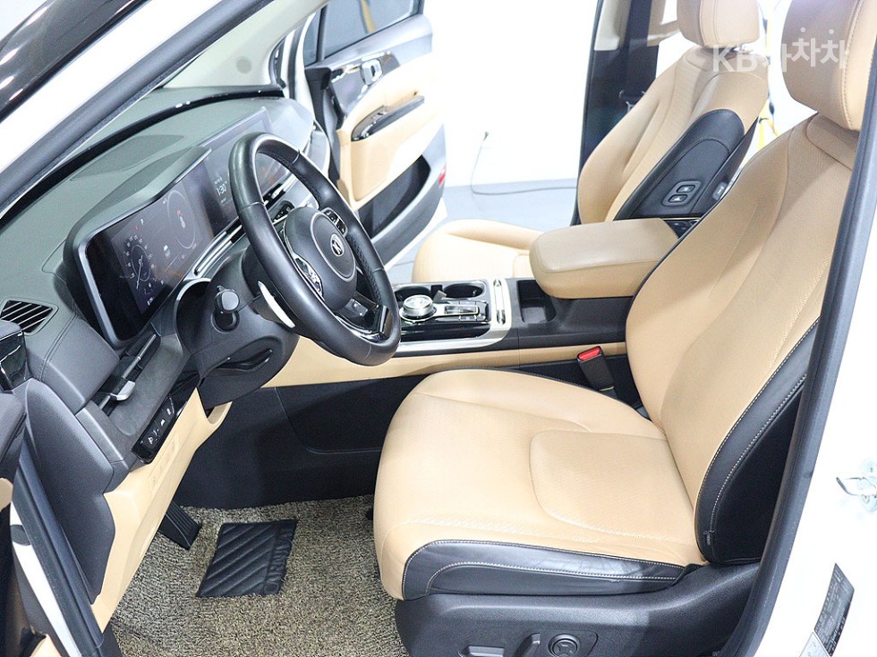 Kia Carnival — miniaturë 8