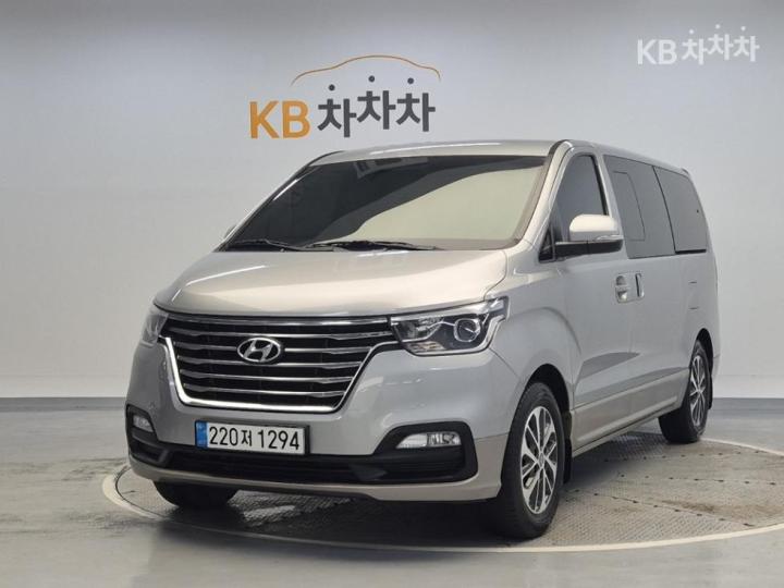 Hyundai Starex 9인승 디젤 익스클루시브 — foto 1