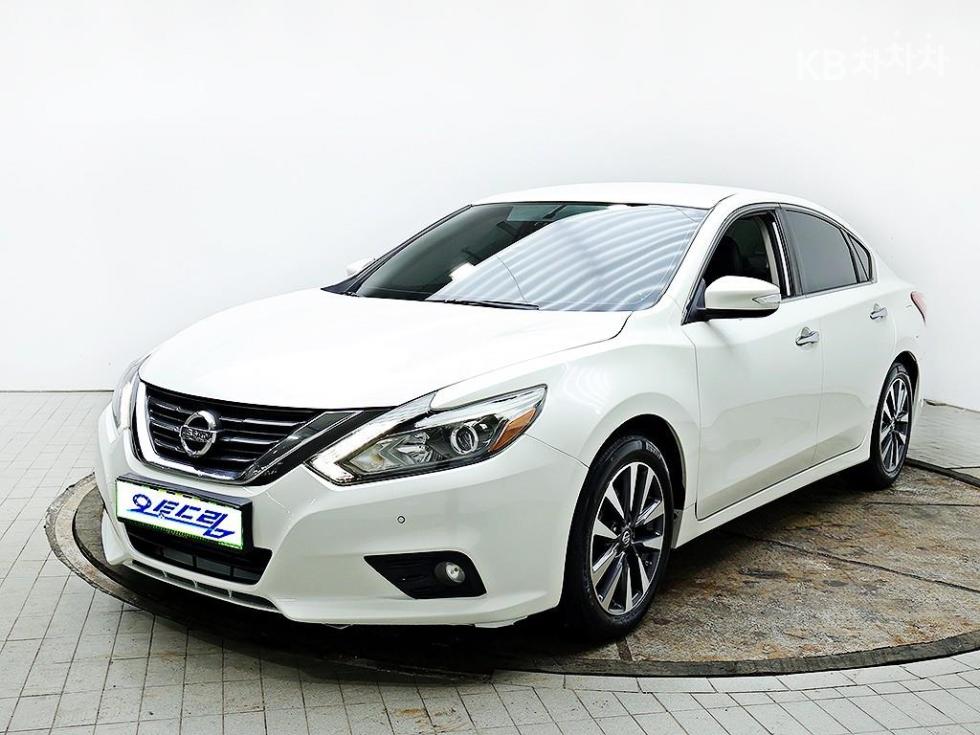 Nissan Altima — miniaturë 2