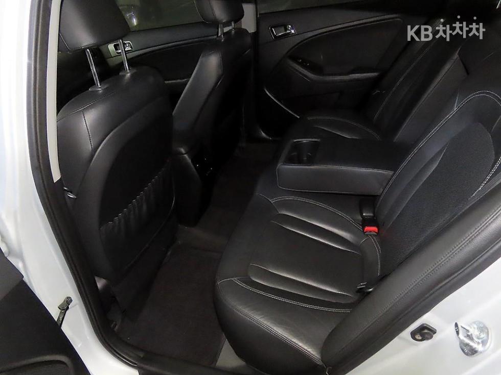 Kia K5 — miniaturë 7