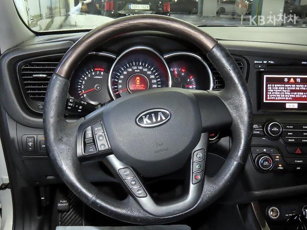 Kia K5 — miniaturë 8