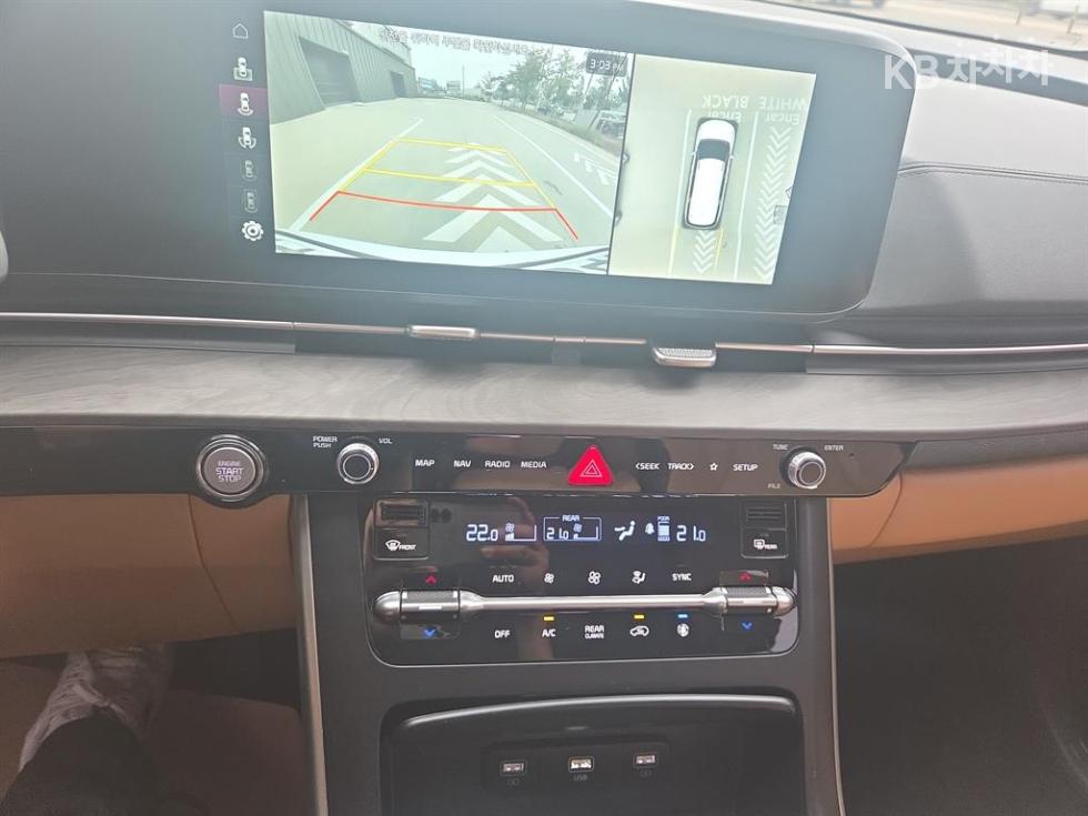 Kia Carnival — miniaturë 5