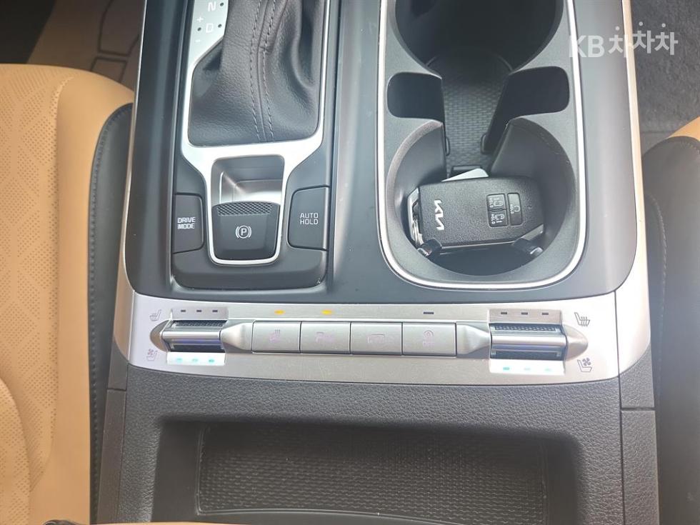 Kia Carnival — miniaturë 12