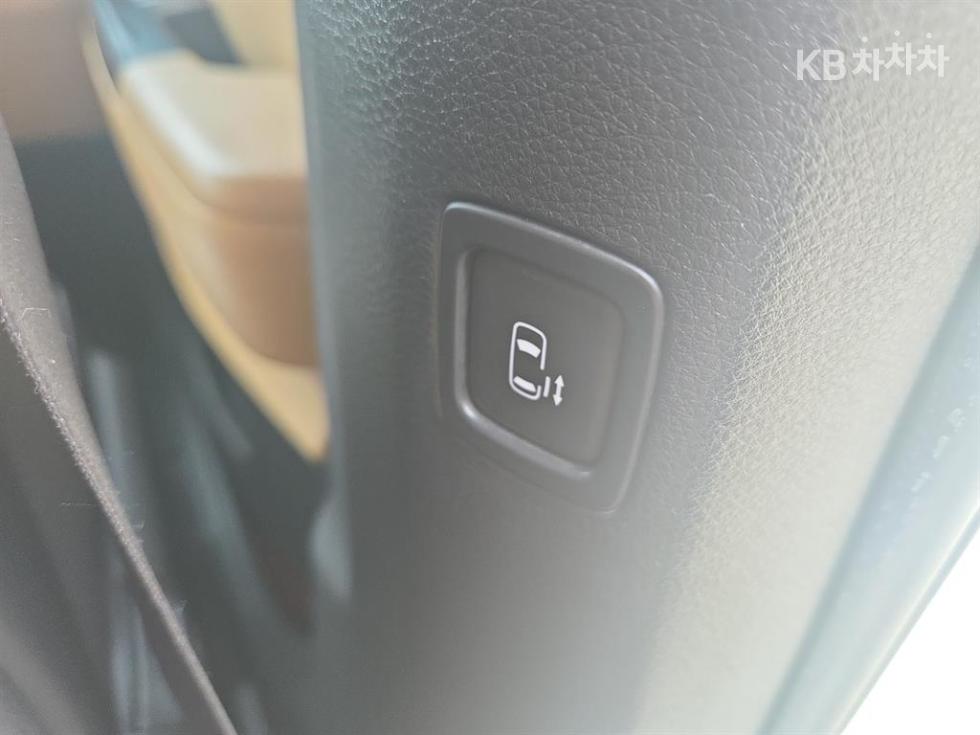 Kia Carnival — miniaturë 13