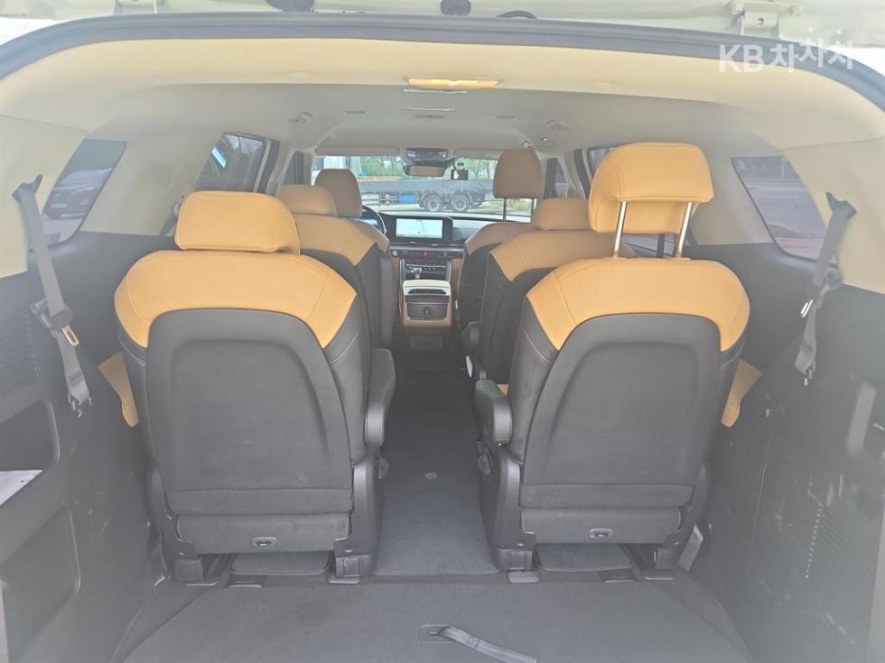 Kia Carnival — miniaturë 15