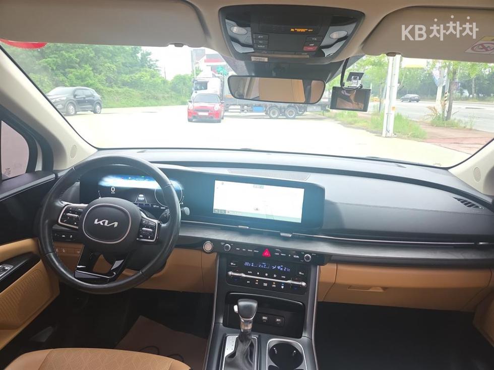 Kia Carnival — miniaturë 16
