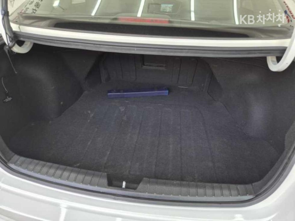 Kia K5 — miniaturë 19