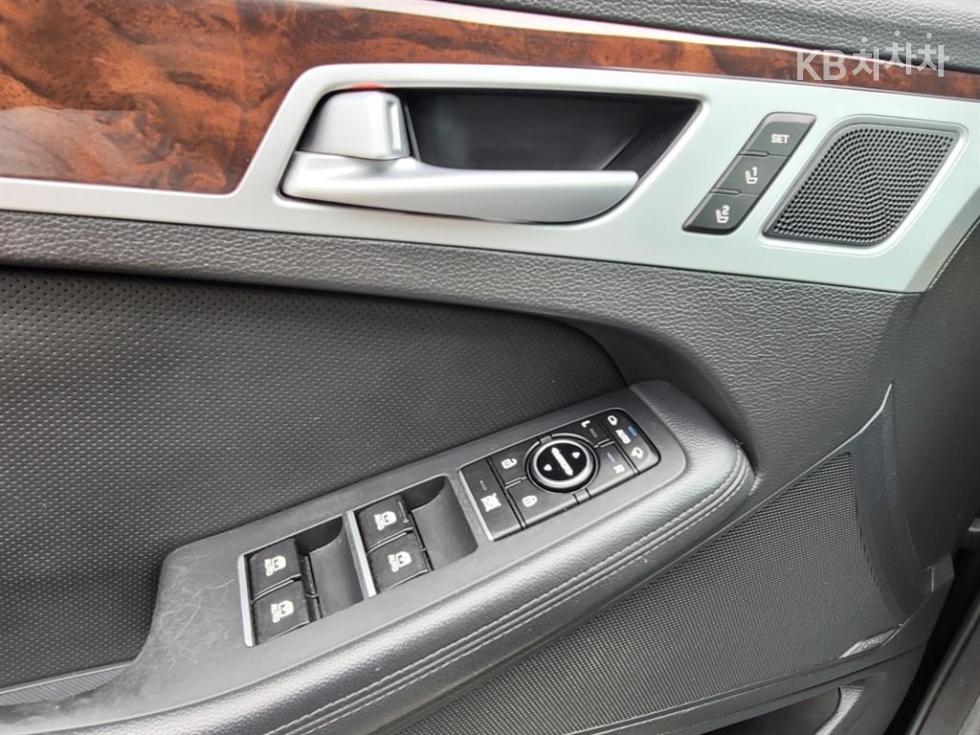 Hyundai Genesis — miniaturë 15