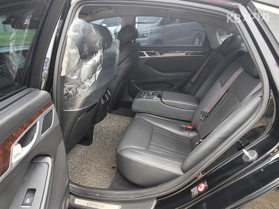 Hyundai Genesis — miniaturë 17