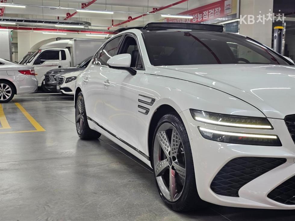 Genesis G80 — miniaturë 5