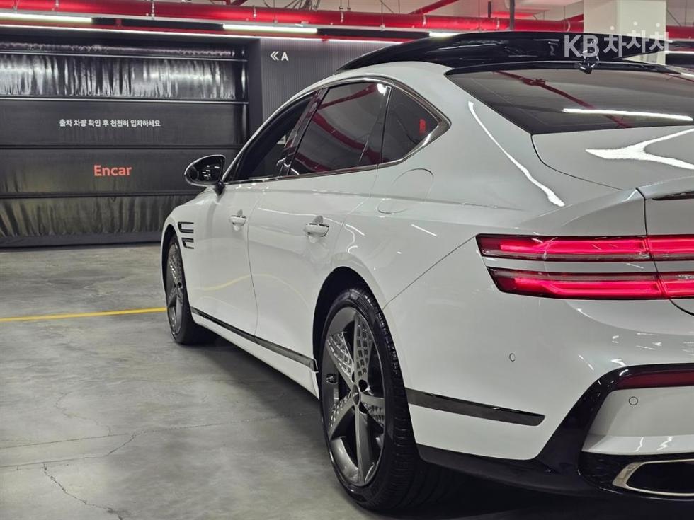 Genesis G80 — miniaturë 6