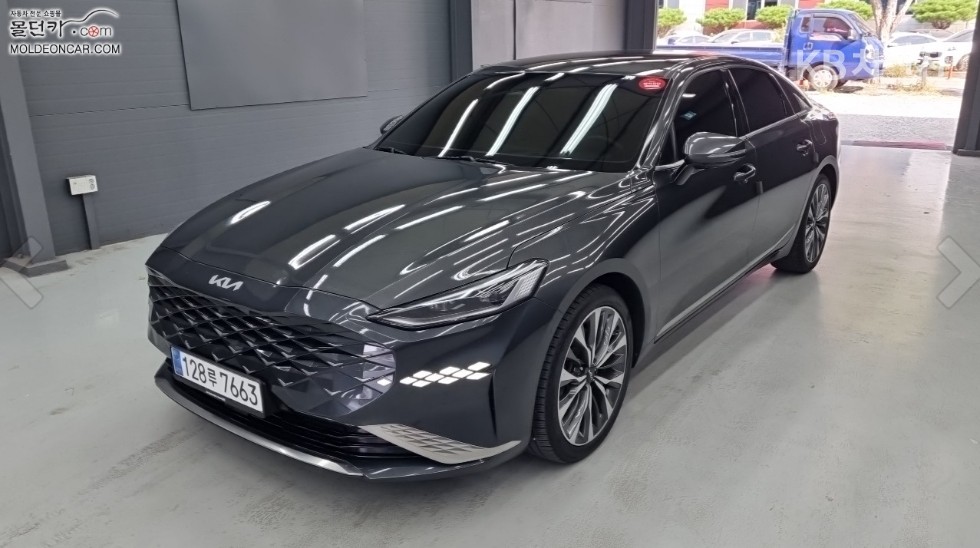 Kia K8