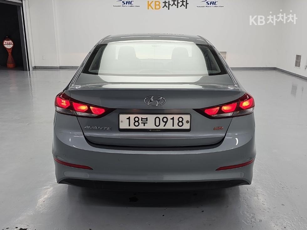 Hyundai Avante — miniaturë 3