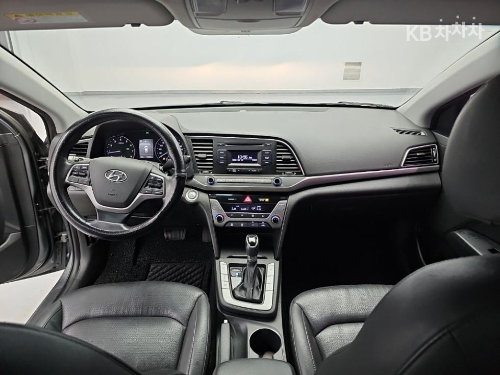 Hyundai Avante — miniaturë 7