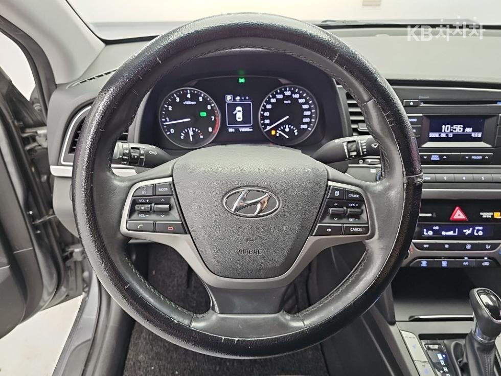 Hyundai Avante — miniaturë 9