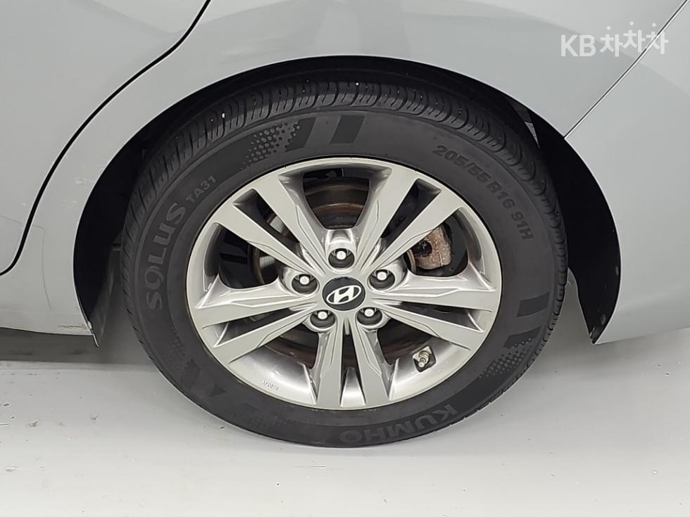 Hyundai Avante — miniaturë 19