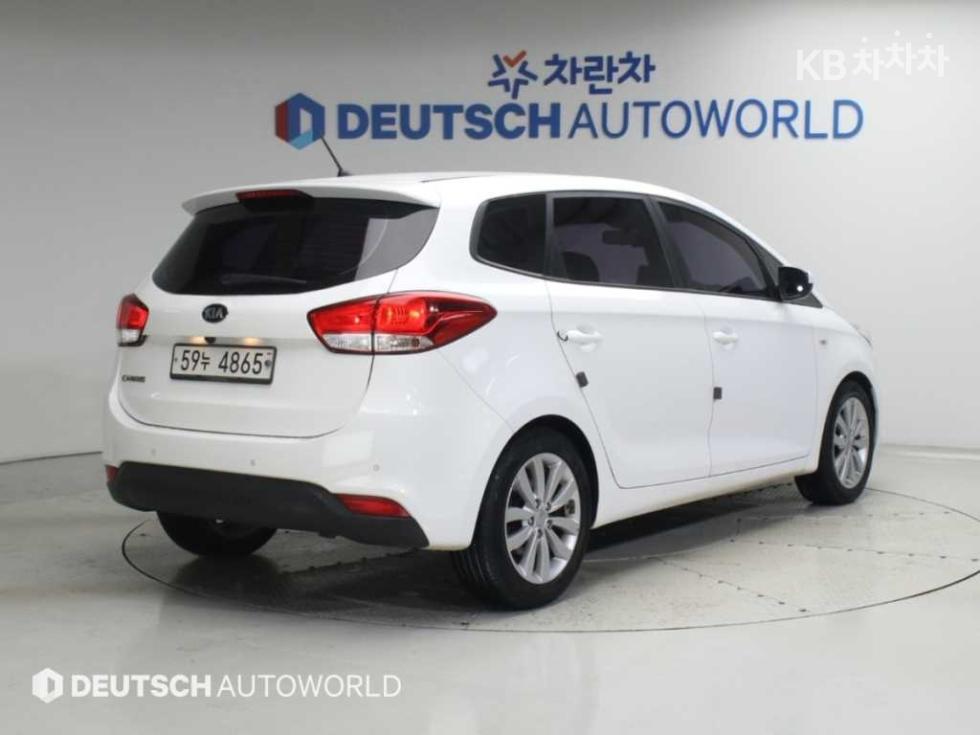Kia Carens — miniaturë 2