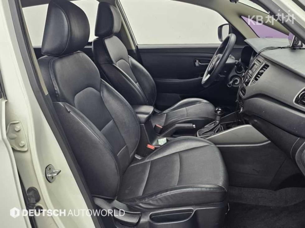 Kia Carens — miniaturë 10