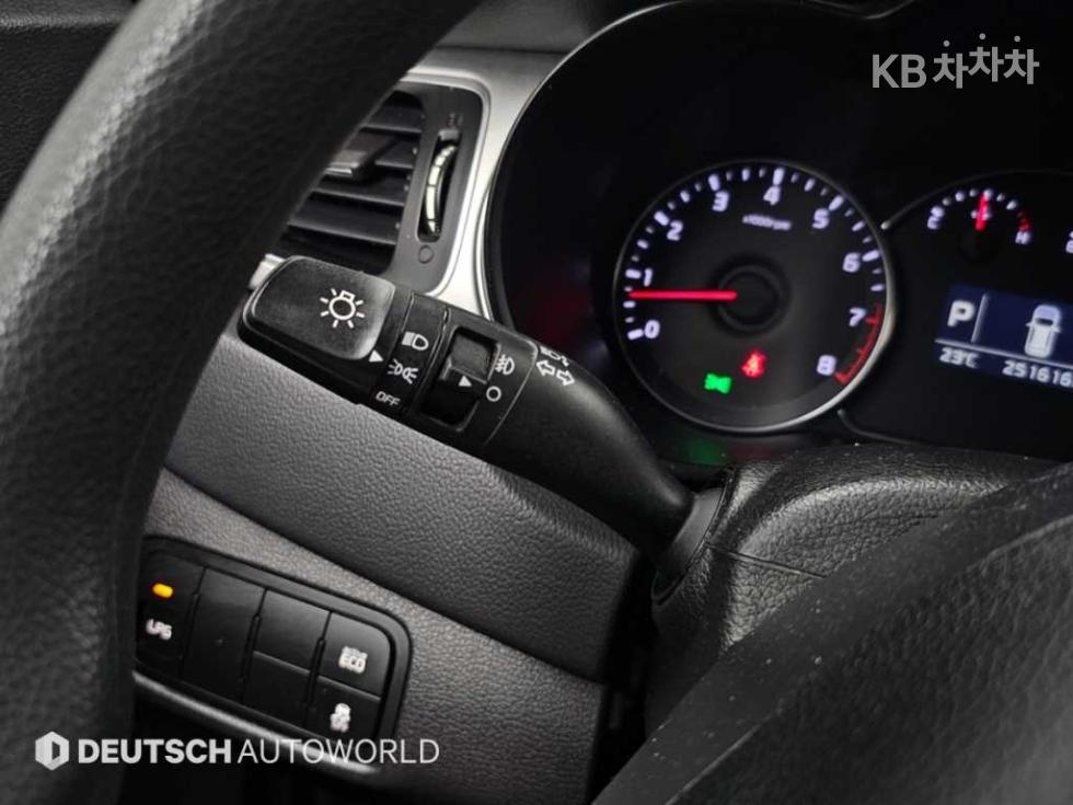Kia Carens — miniaturë 18