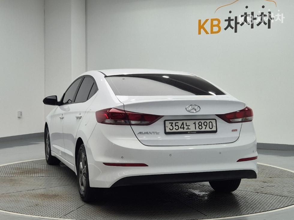 Hyundai Elantra — miniaturë 2