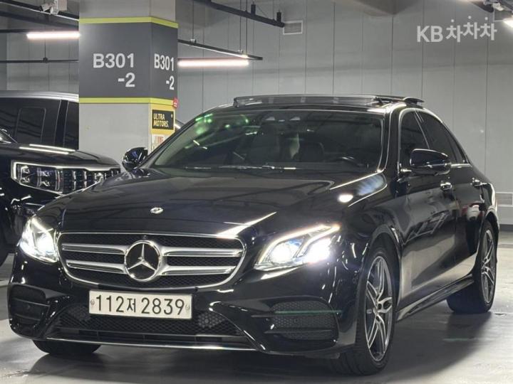 Mercedes-Benz E-klasse E300 4MATIC AMG Line — foto 1