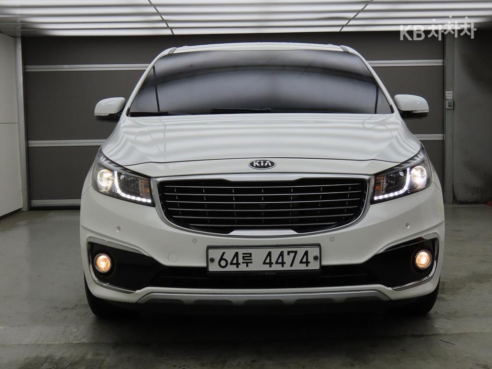 Kia Carnival — miniaturë 2