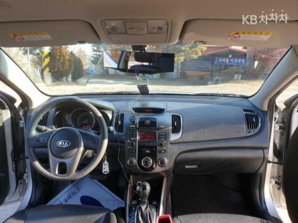 Kia Forte — miniaturë 12