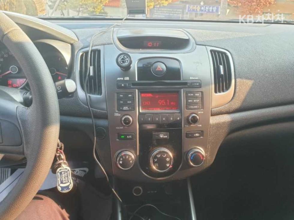 Kia Forte — miniaturë 16