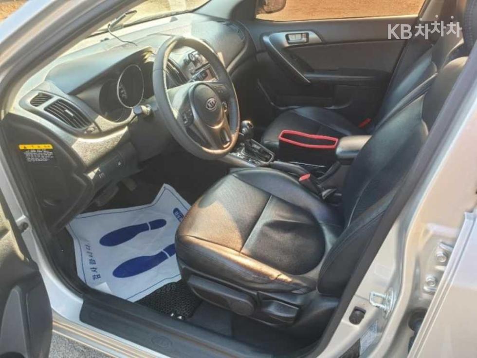 Kia Forte — miniaturë 18