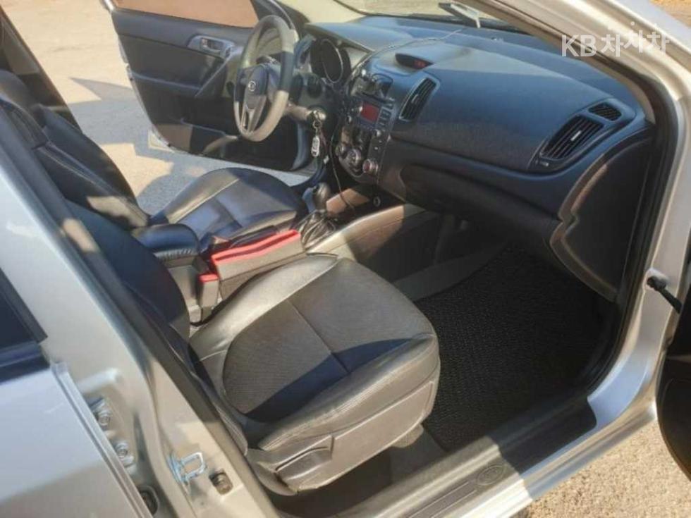 Kia Forte — miniaturë 20