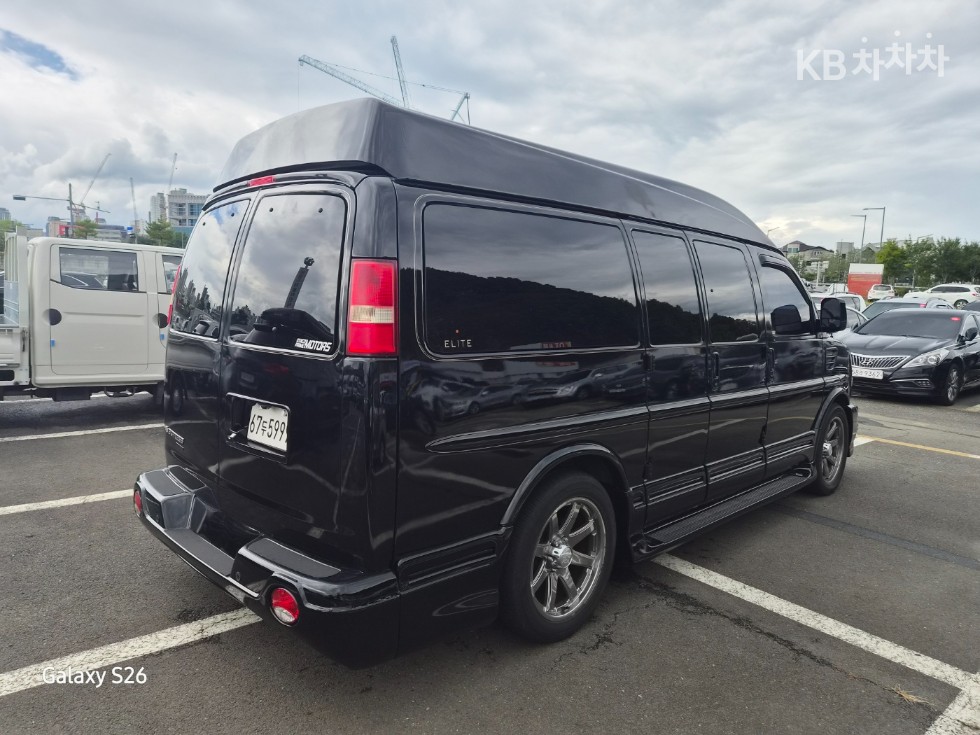 Chevrolet Express — miniaturë 4