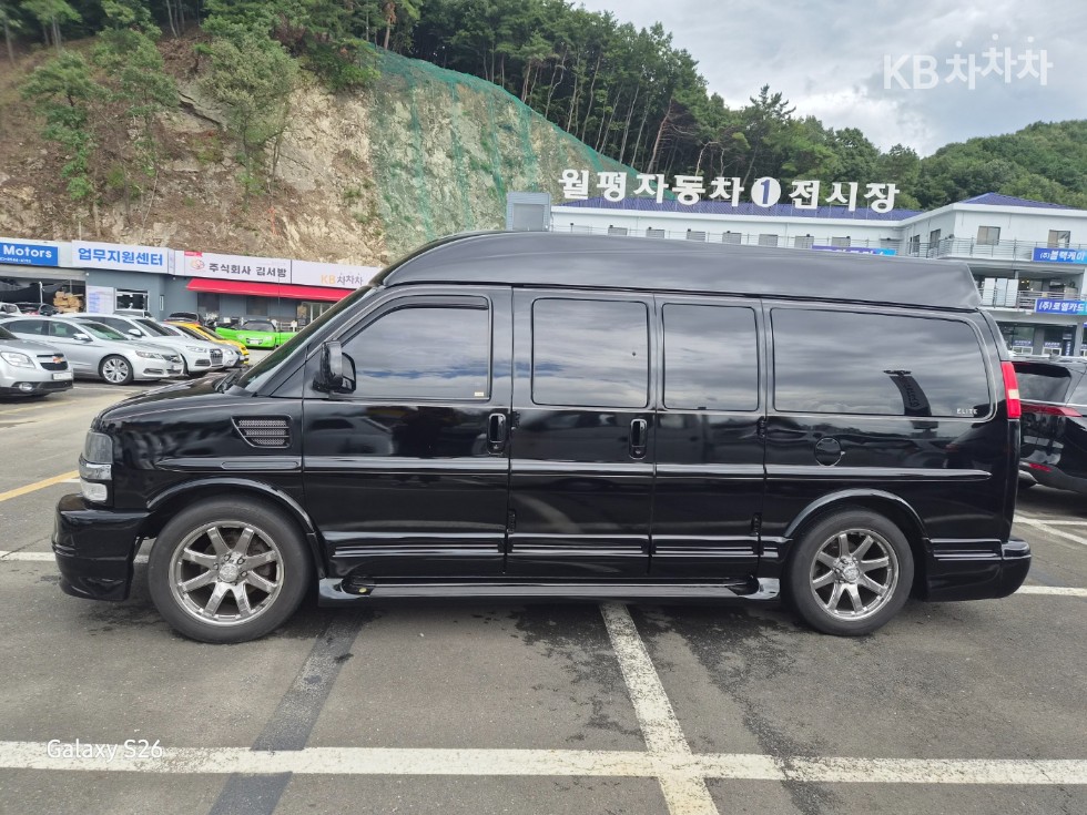 Chevrolet Express — miniaturë 7