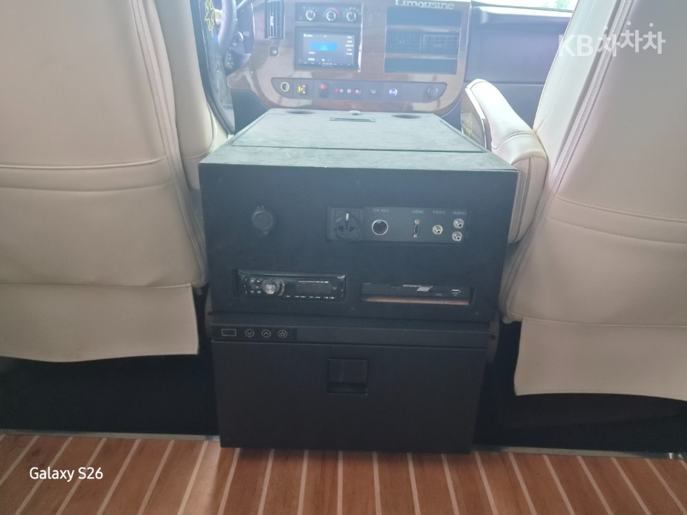 Chevrolet Express — miniaturë 18
