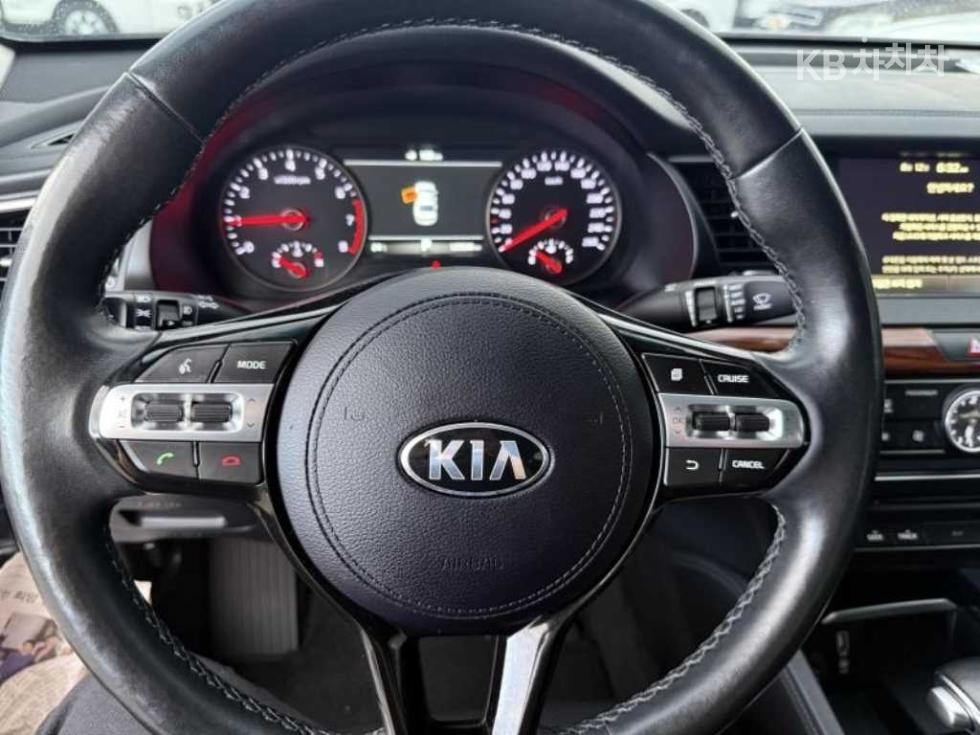 Kia K7 — miniaturë 7